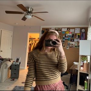 Cute long sleeve sweater!